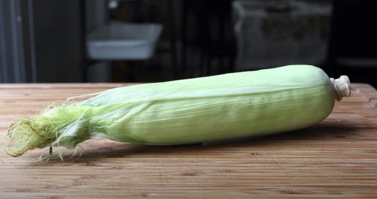 Enjoy Your Corn On The Cob Silk Free With This Handy Tip