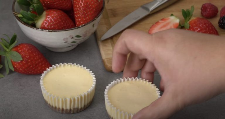 recipe for mini cheesecakes