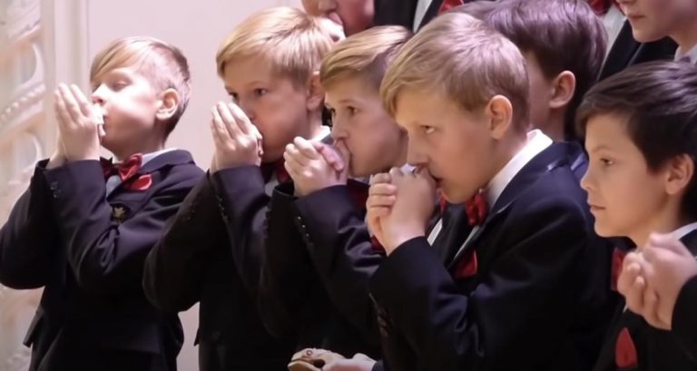 boys choir sing lion sleeps tonight