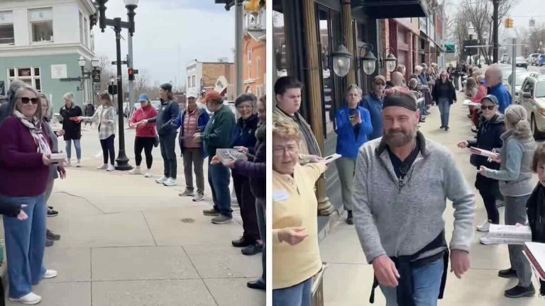 town helps bookstore move